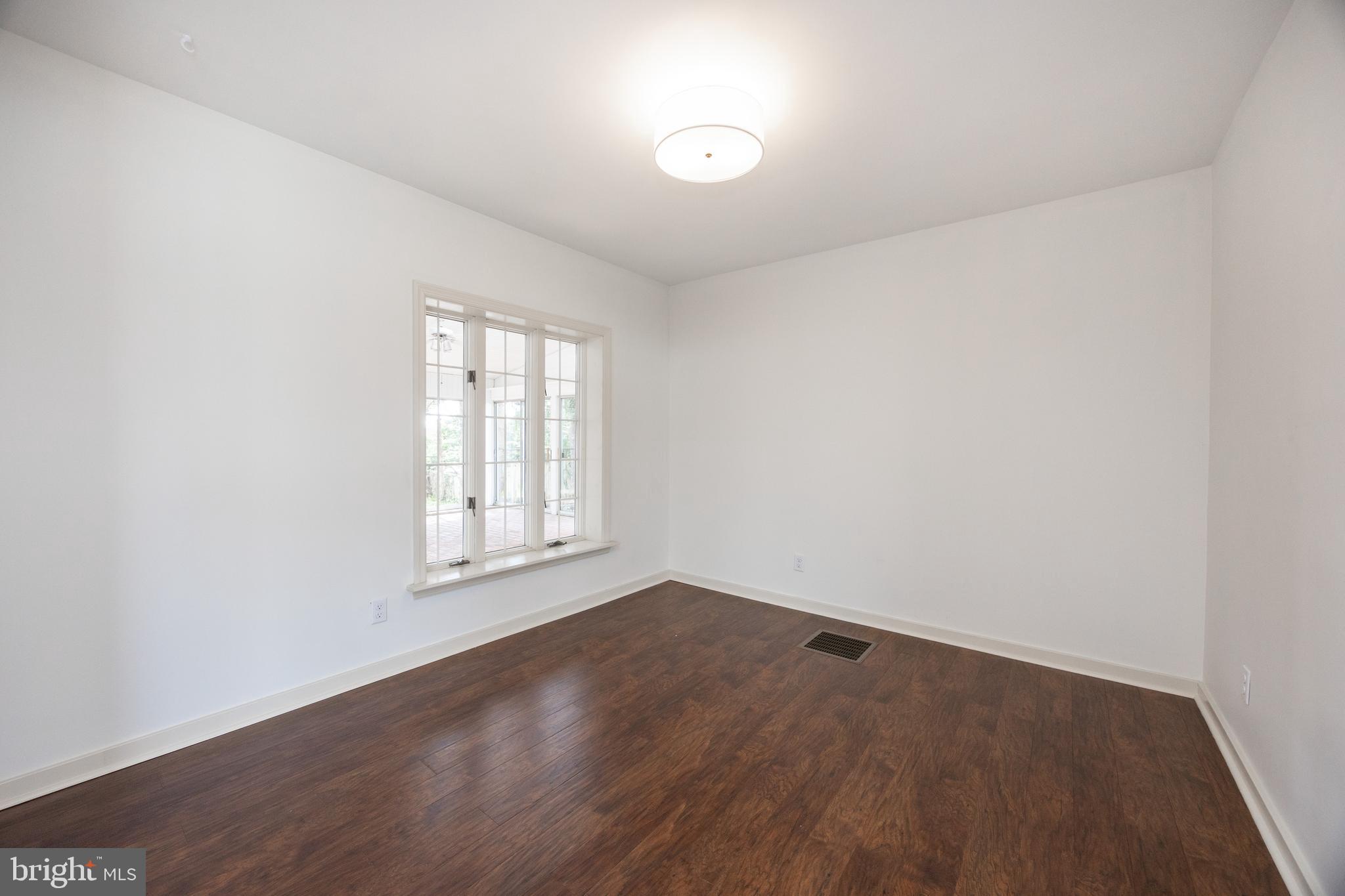 KENNETT SQ - Residential