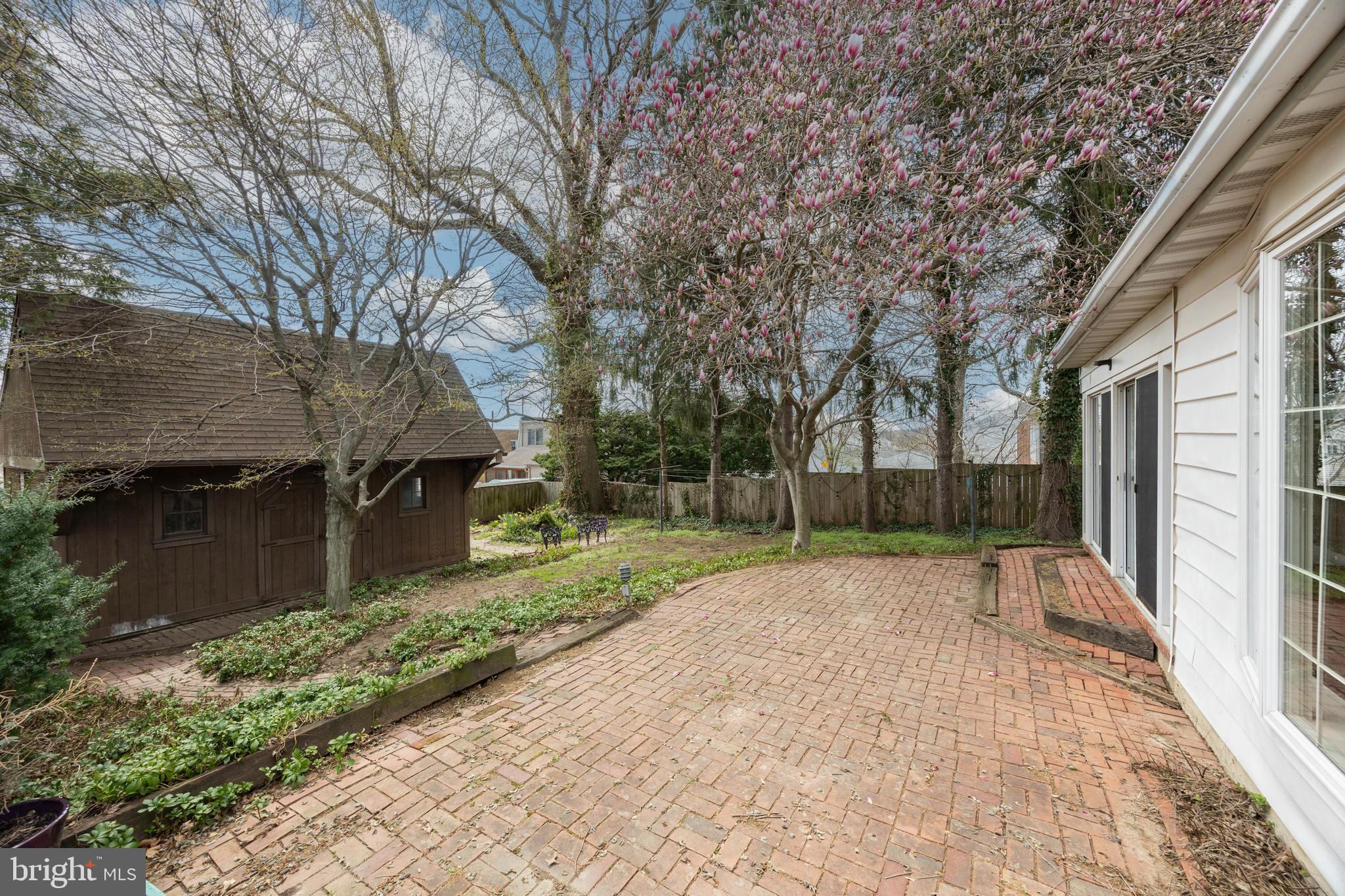 KENNETT SQ - Residential