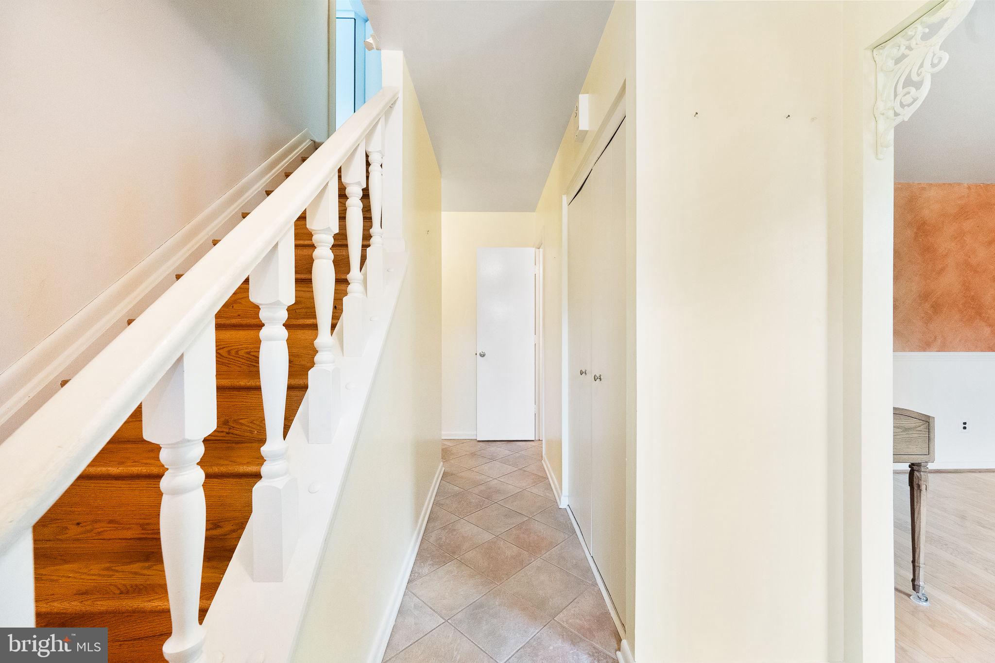 1213 TERRYLYNN COURT