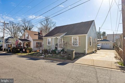 Photo of 115 E Stevens Street, CULPEPER, VA 22701 (MLS # VACU2013350)