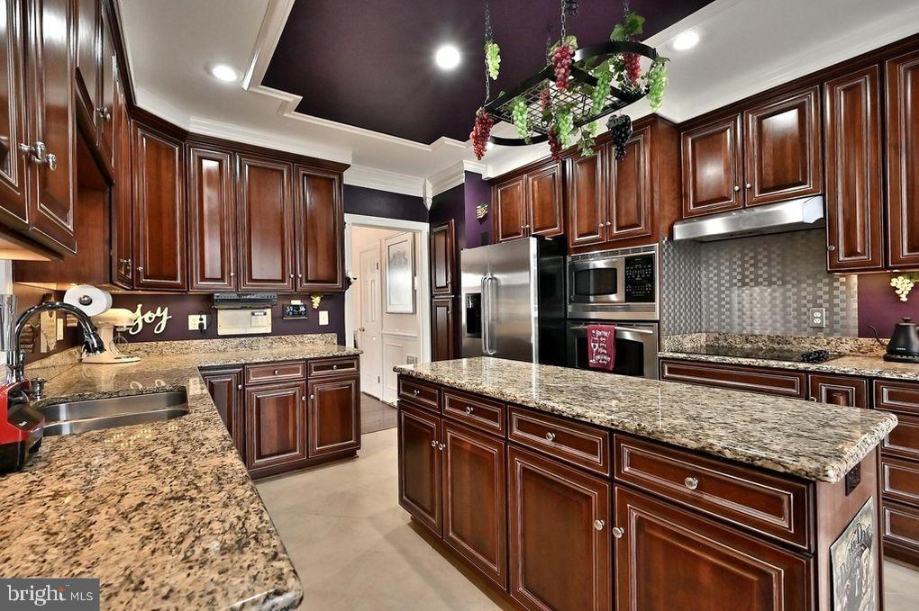 POTTERS GLEN - Residential Lease