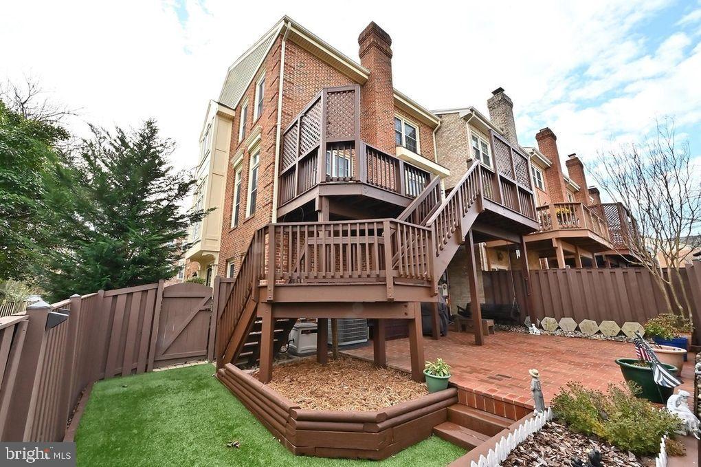 POTTERS GLEN - Residential Lease