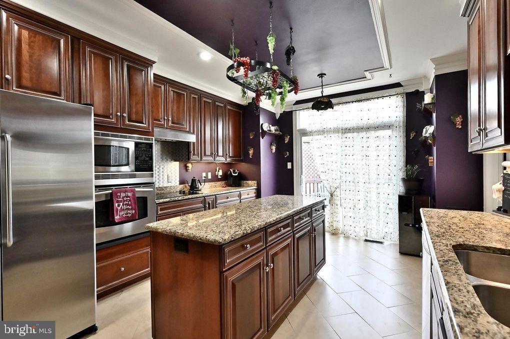 POTTERS GLEN - Residential Lease