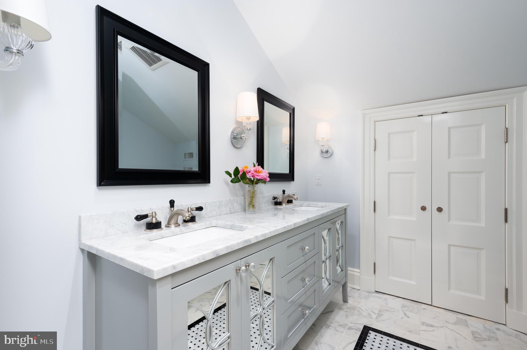 CHEVY CHASE VILLAGE - Residential