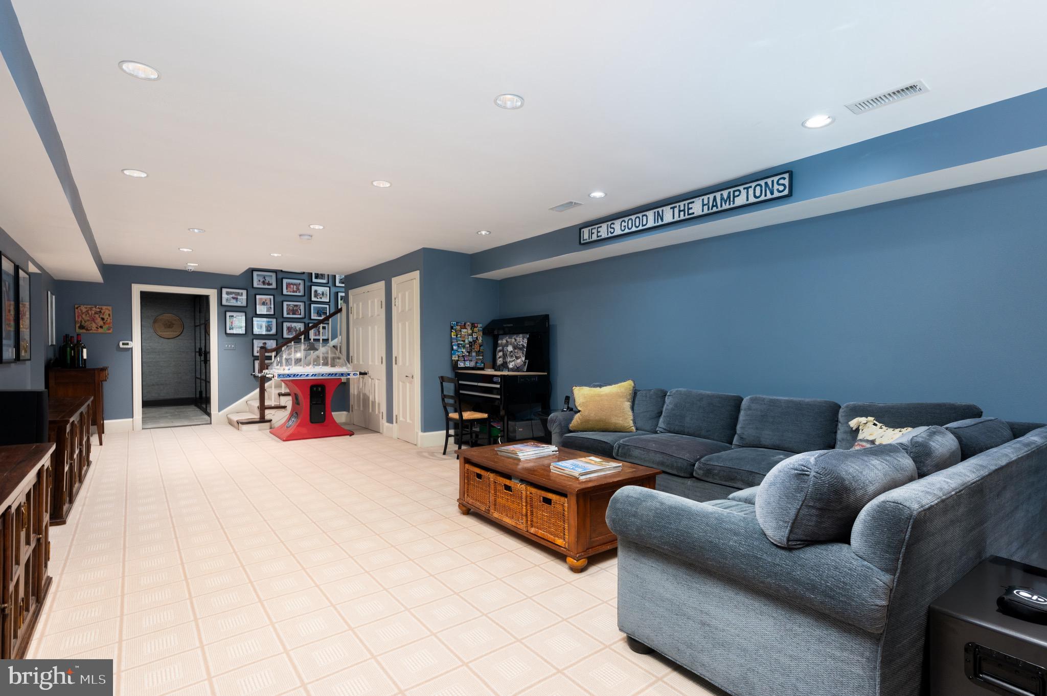 CHEVY CHASE VILLAGE - Residential