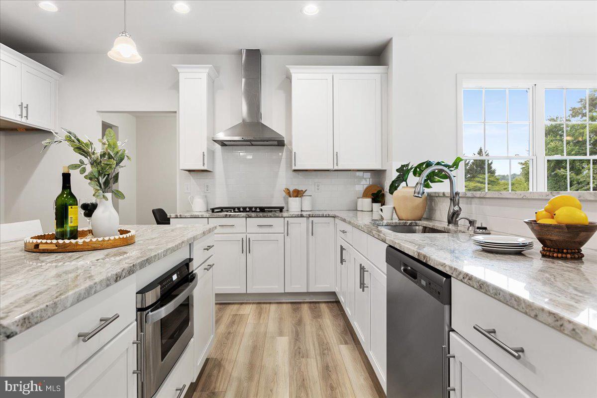 ELVATON ACRES - Residential