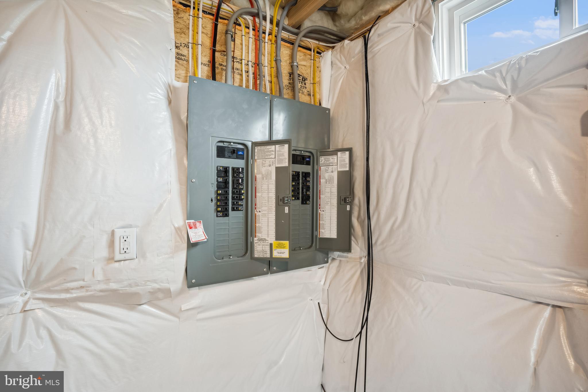 ELVATON ACRES - Residential