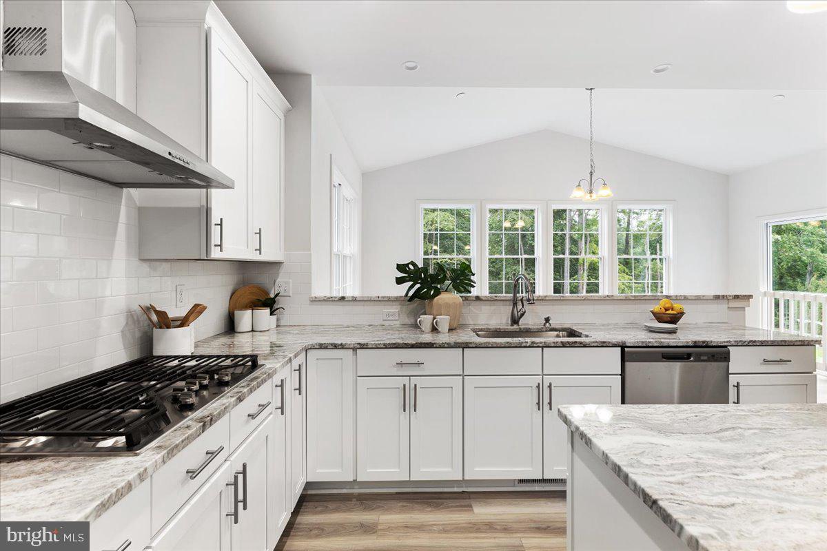 ELVATON ACRES - Residential