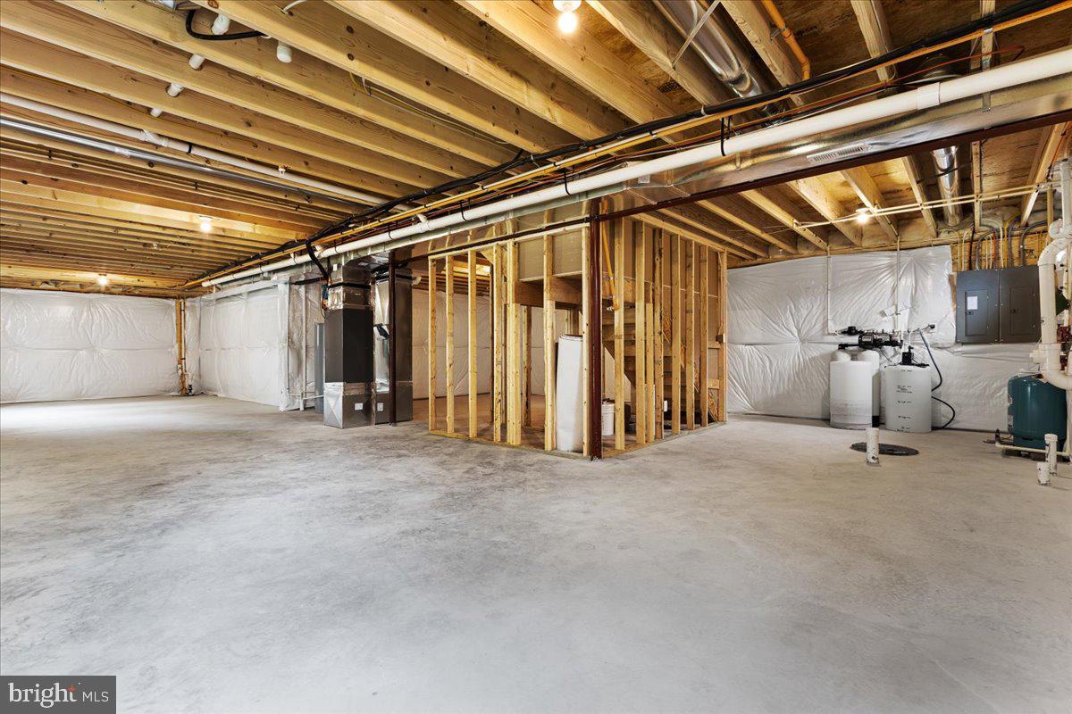 ELVATON ACRES - Residential