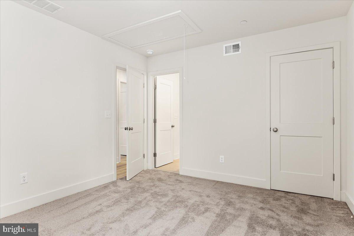 ELVATON ACRES - Residential