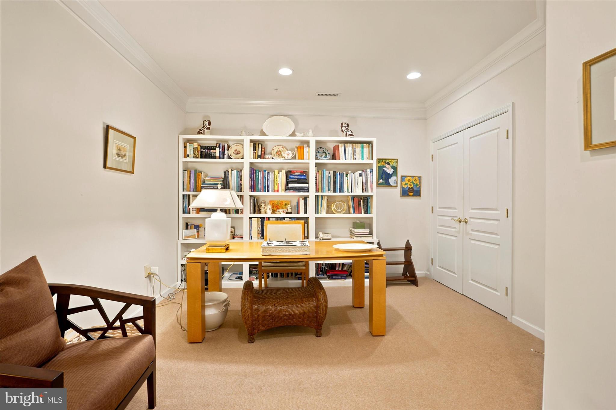 3203 LILAC COURT