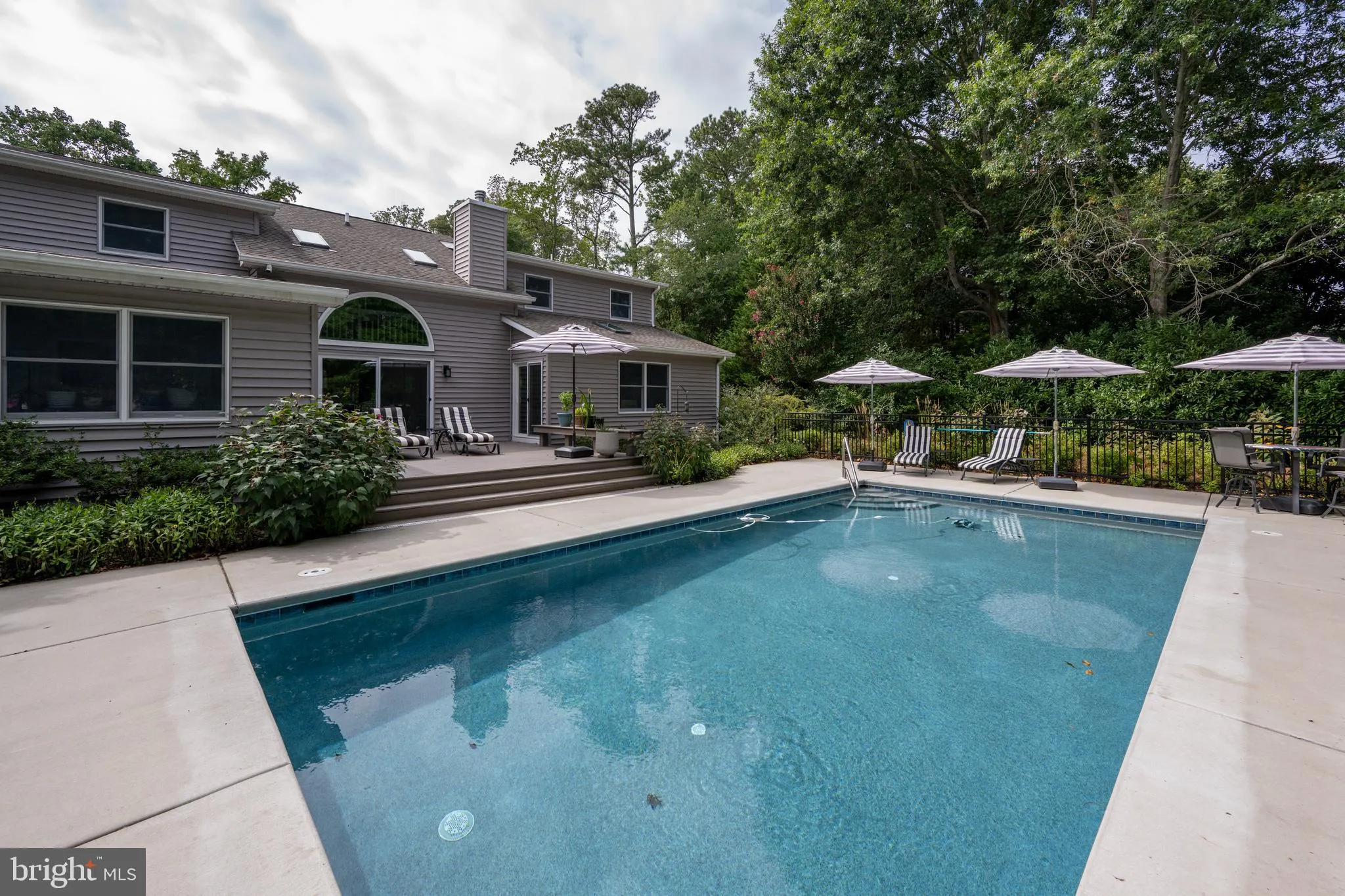 Rehoboth Beach, Delaware 19971, United States, 4 Bedrooms Bedrooms, ,3 BathroomsBathrooms,Residential,Pending,208951