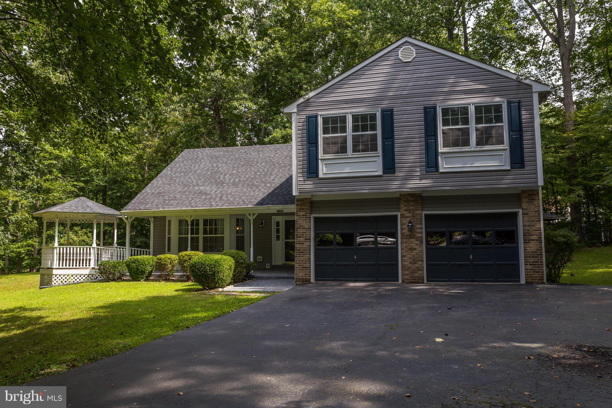 MINNIEVILLE MANOR - Residential