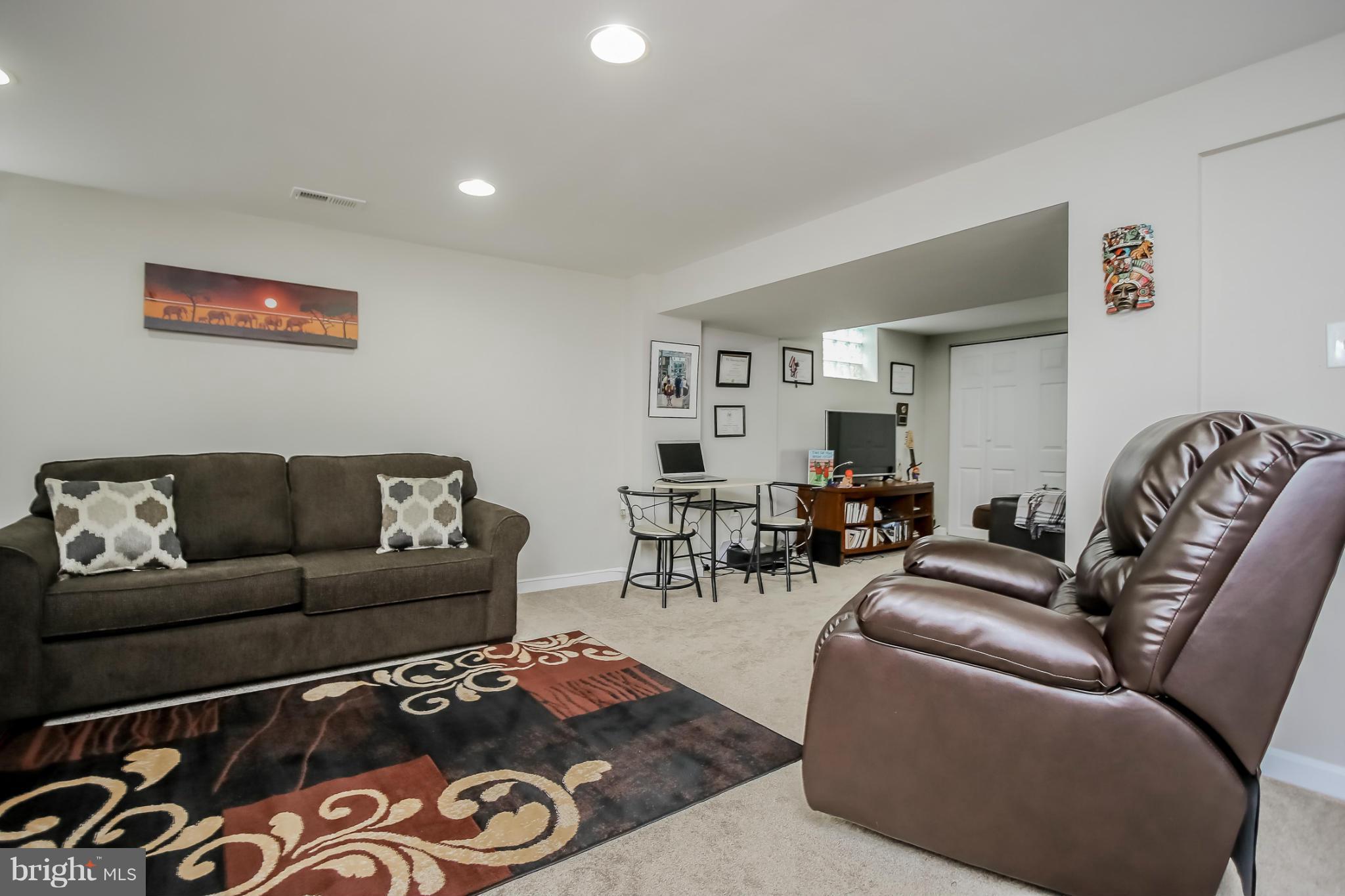 RAMBLEWOOD - Residential