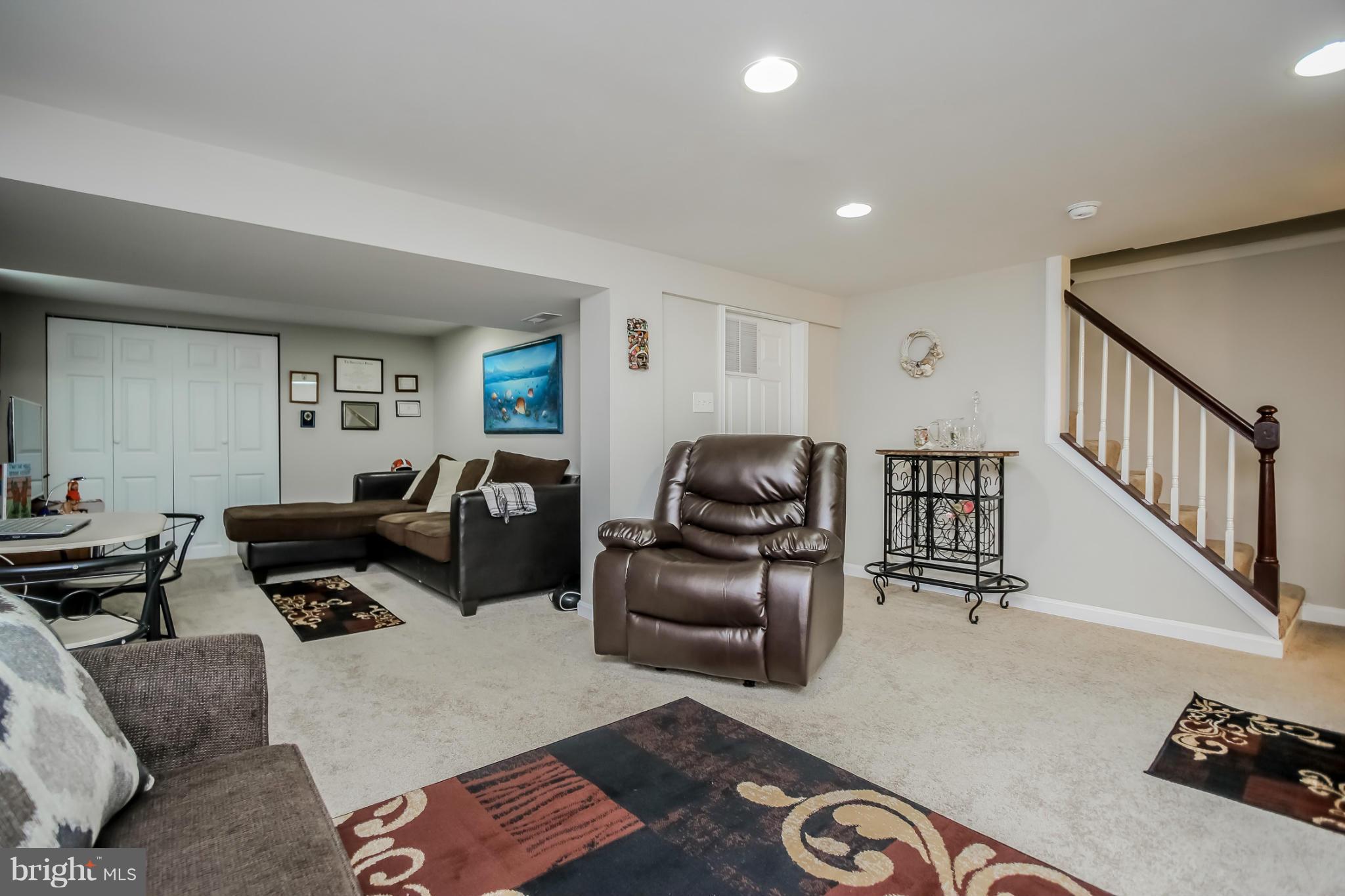 RAMBLEWOOD - Residential