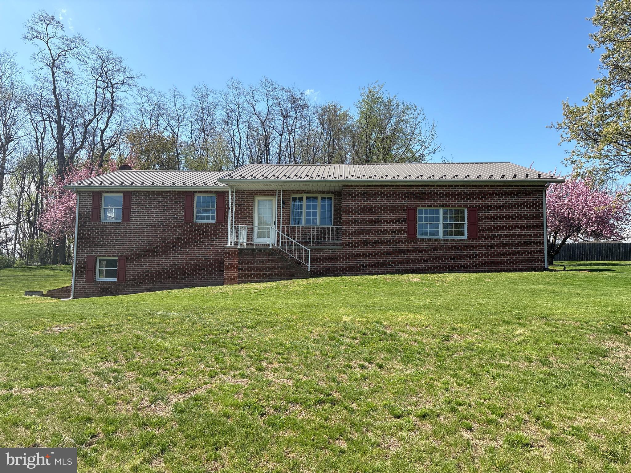 9 LOCUST LANE
