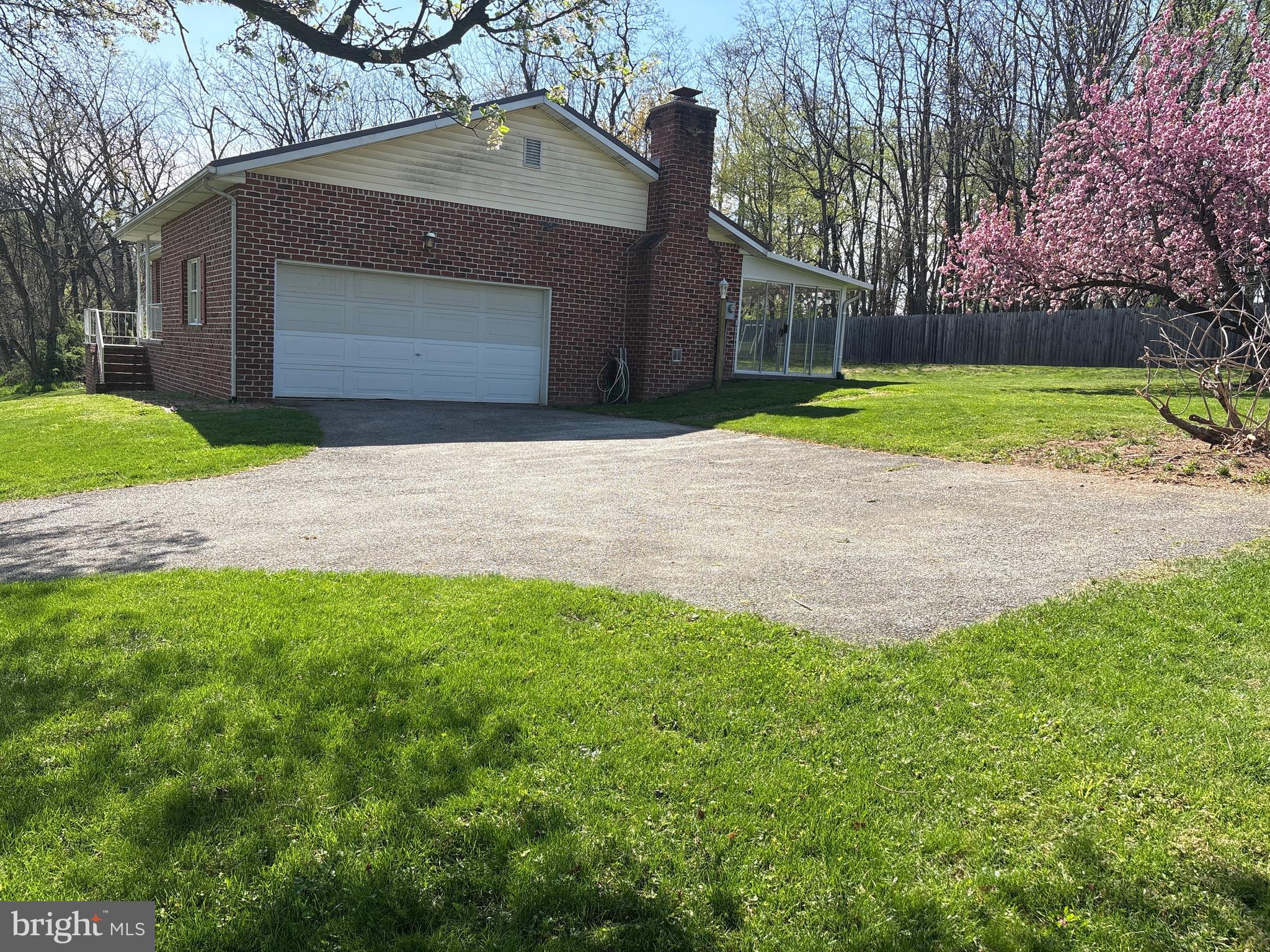 9 LOCUST LANE