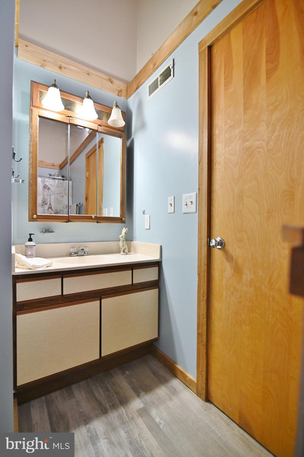 LAKEVIEW PEDESTAL HOMES - Residential