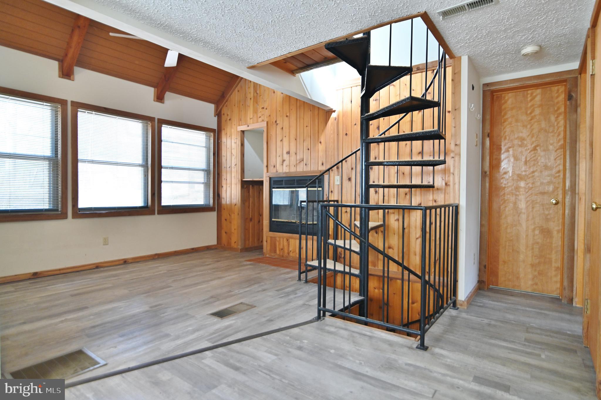 LAKEVIEW PEDESTAL HOMES - Residential