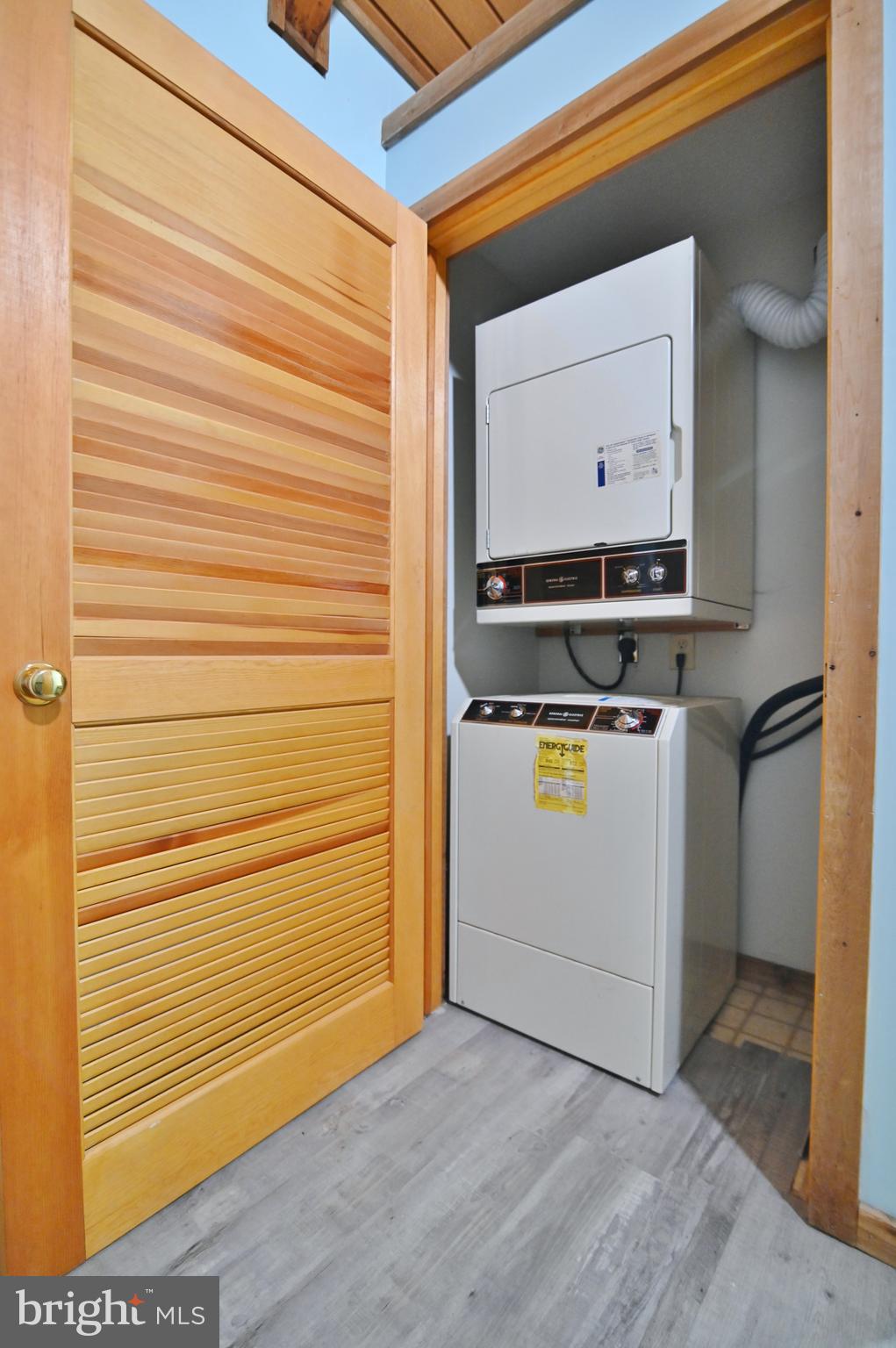 LAKEVIEW PEDESTAL HOMES - Residential