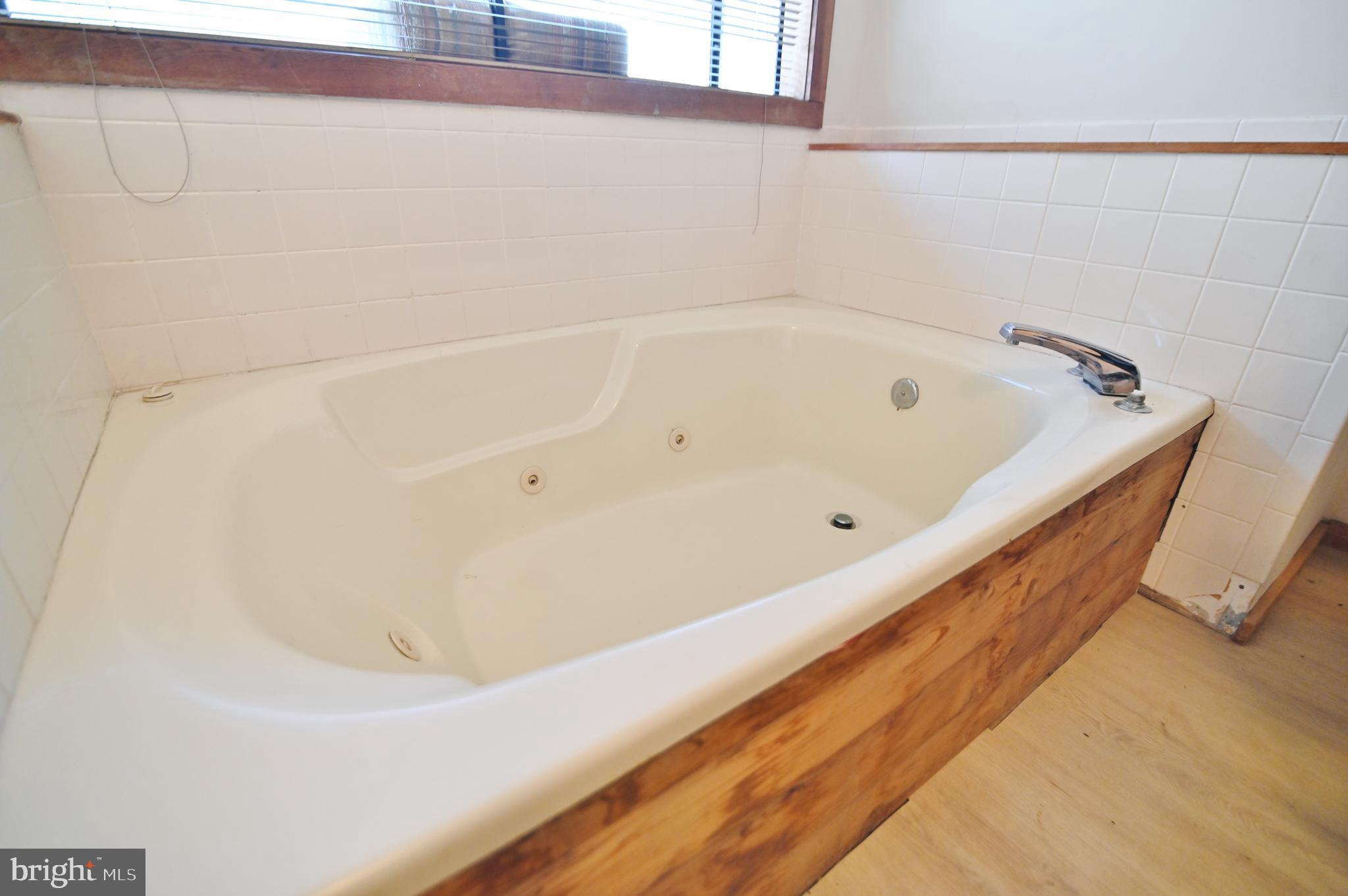 LAKEVIEW PEDESTAL HOMES - Residential