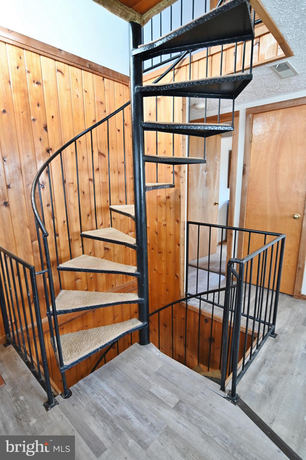 LAKEVIEW PEDESTAL HOMES - Residential