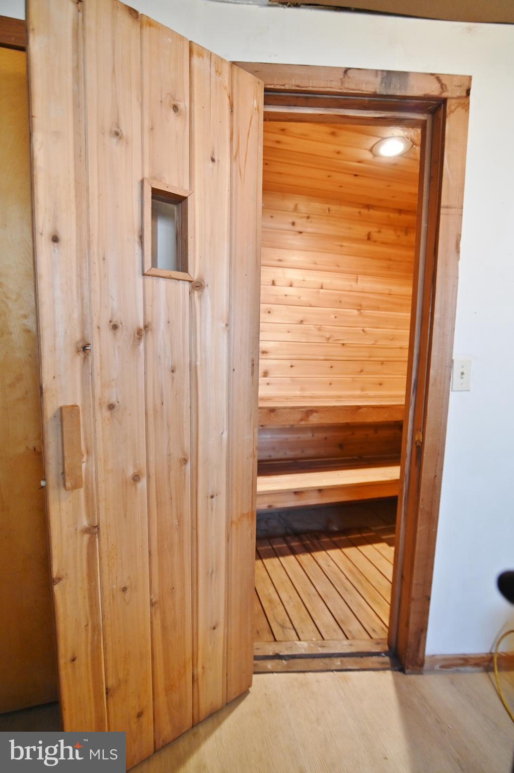 LAKEVIEW PEDESTAL HOMES - Residential