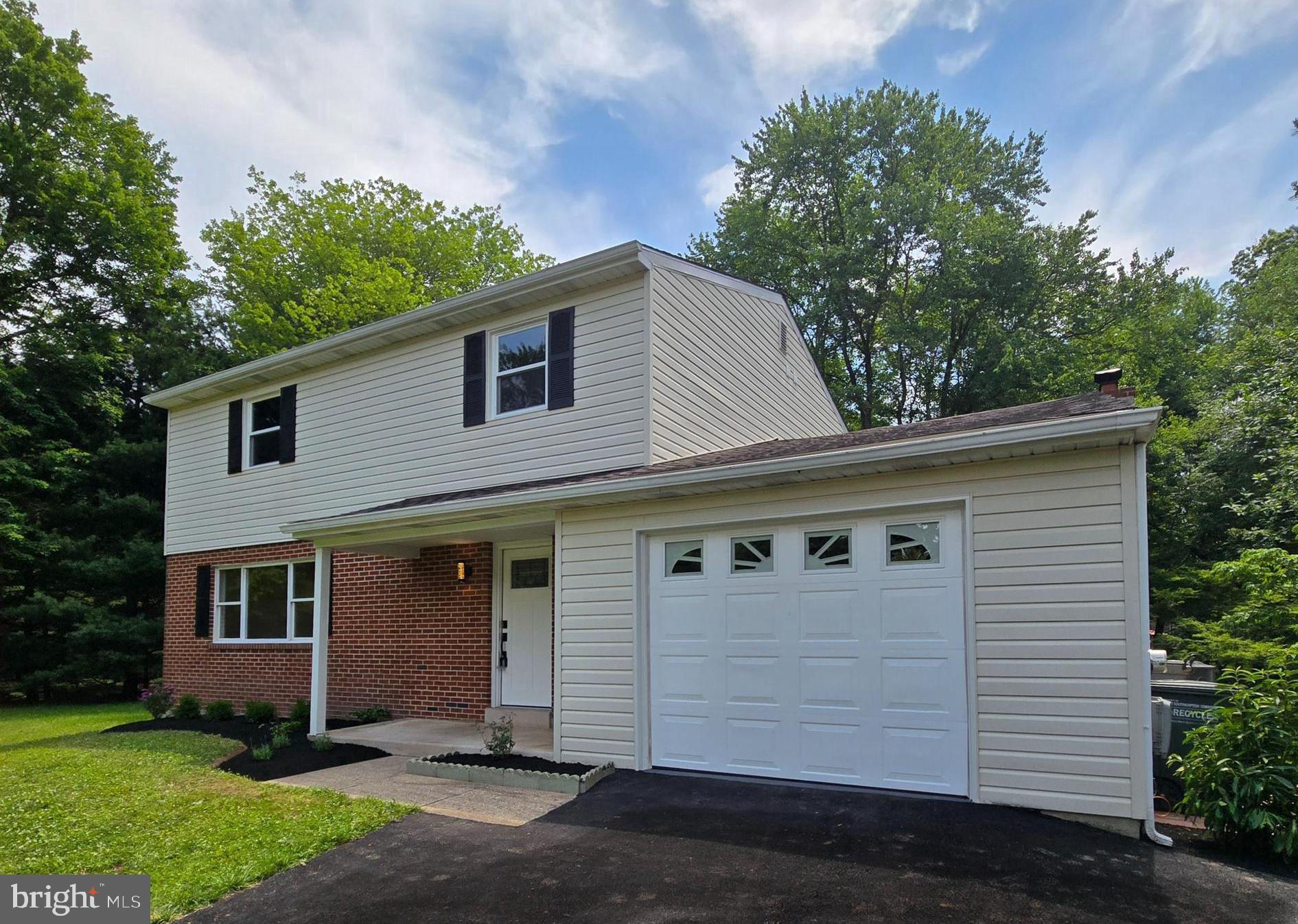 585 ANDREW DRIVE