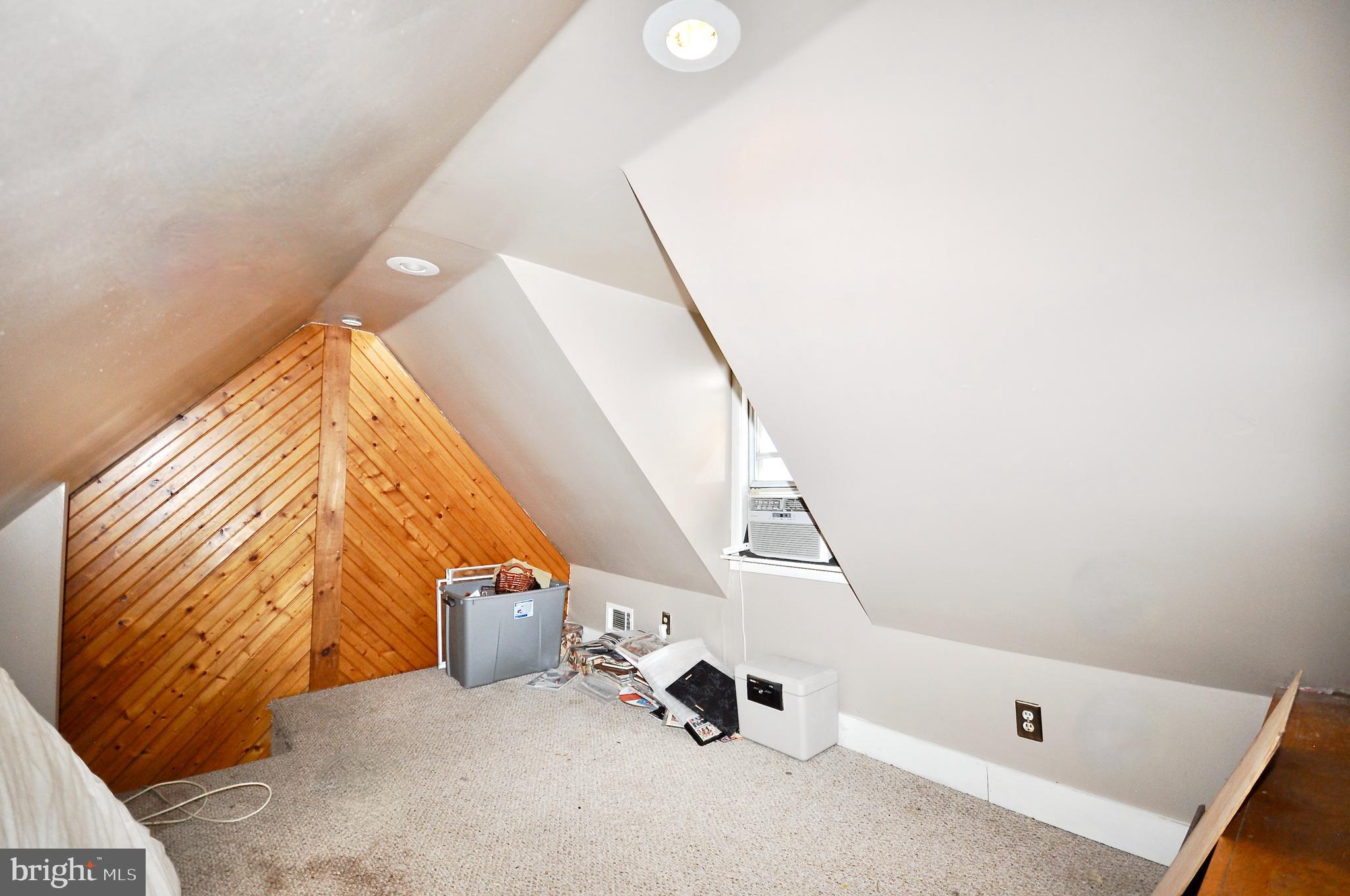 BRIDESBURG - Residential