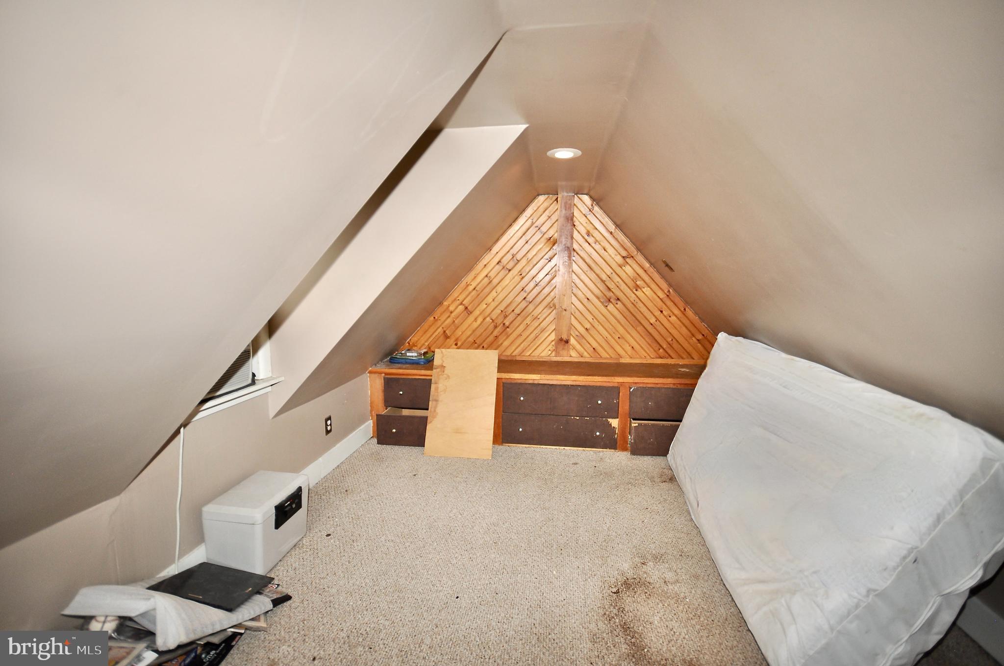 BRIDESBURG - Residential