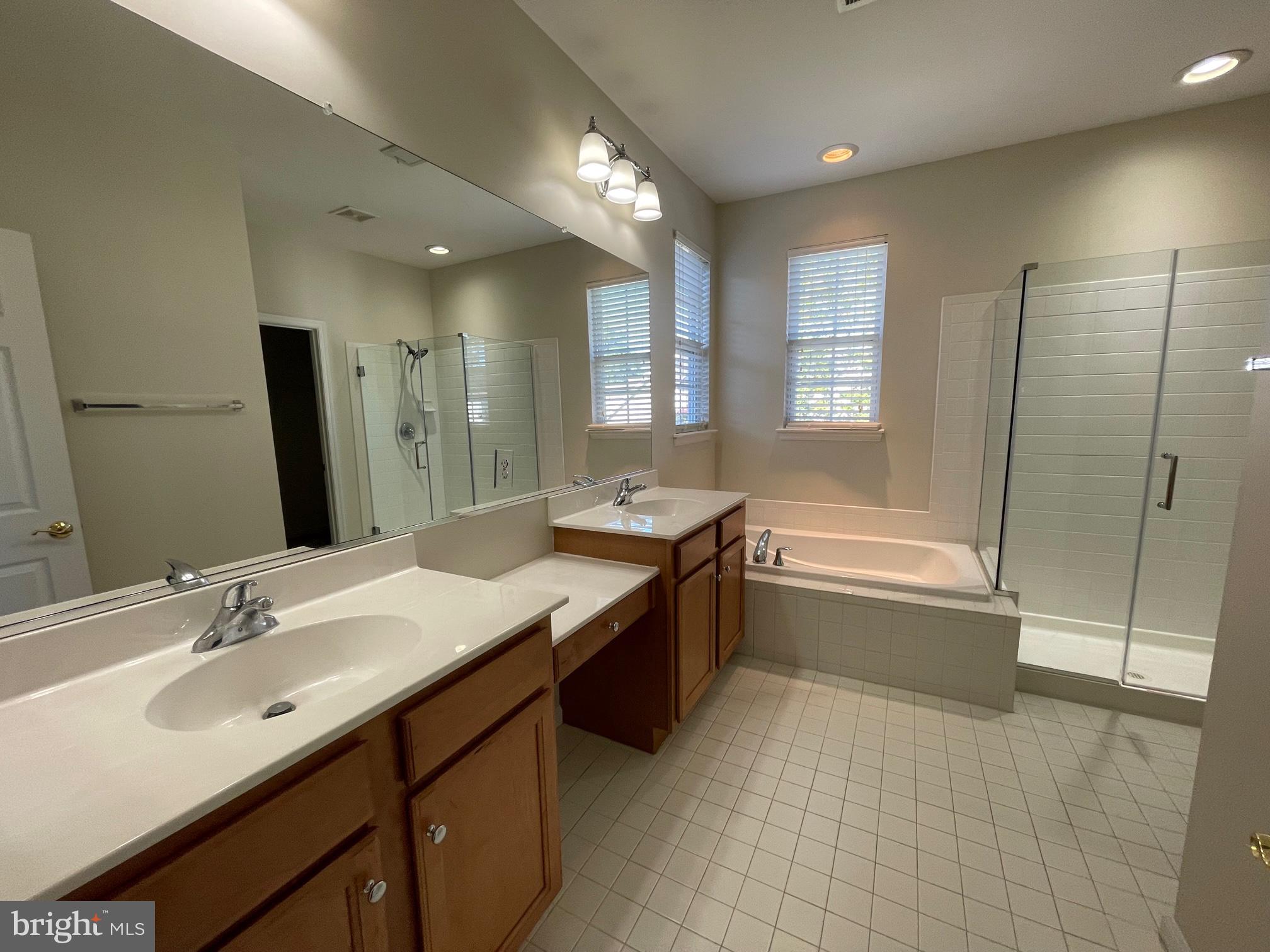 DAHLIA PARK OF WILDEWOOD - Residential Lease