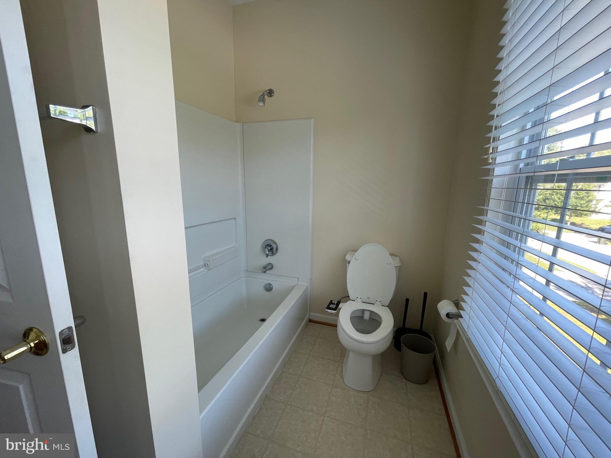 DAHLIA PARK OF WILDEWOOD - Residential Lease