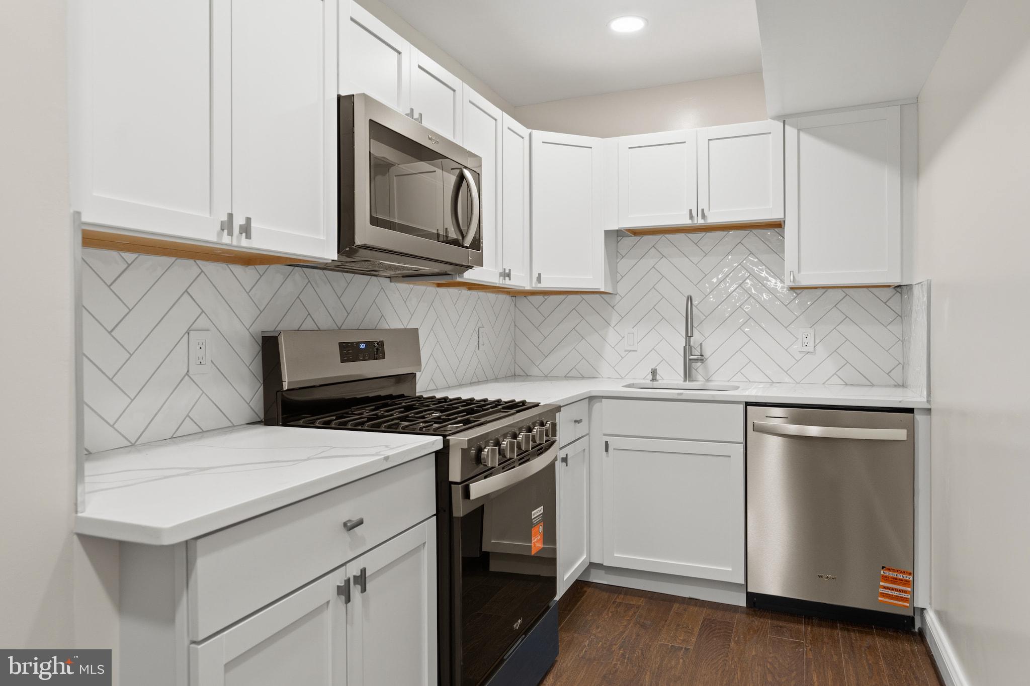 7400 LAKEVIEW N402