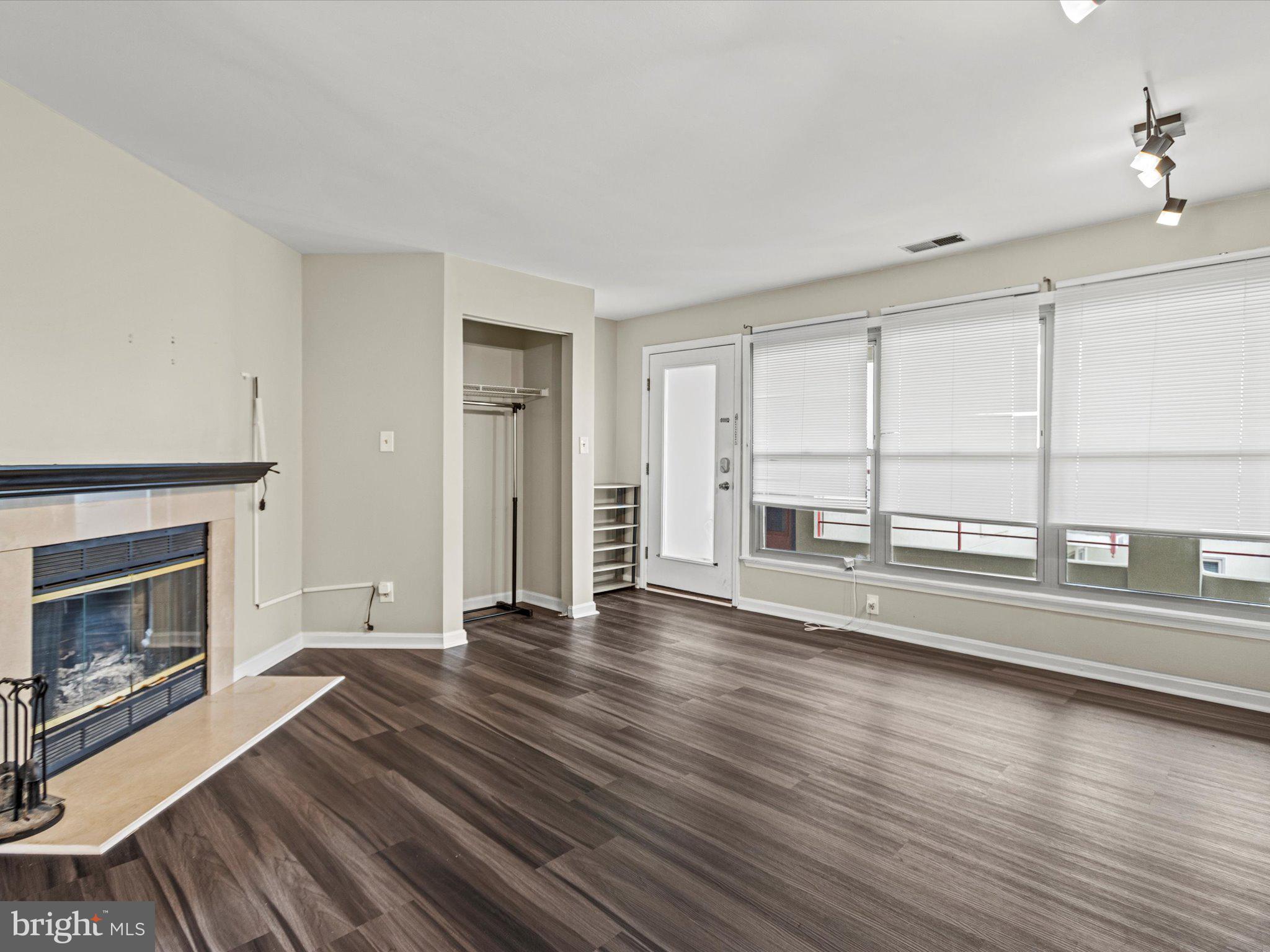 HENRIETTA SQUARE - Residential Lease