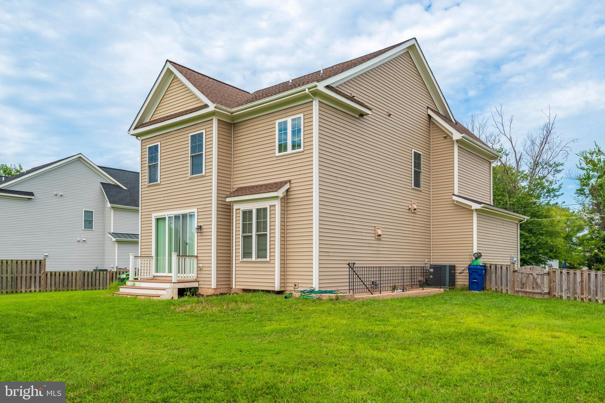 HAYMARKET TOWN - Residential Lease