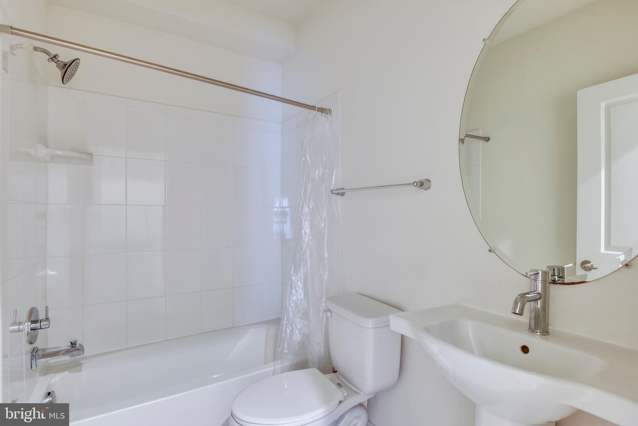 HAYMARKET TOWN - Residential Lease