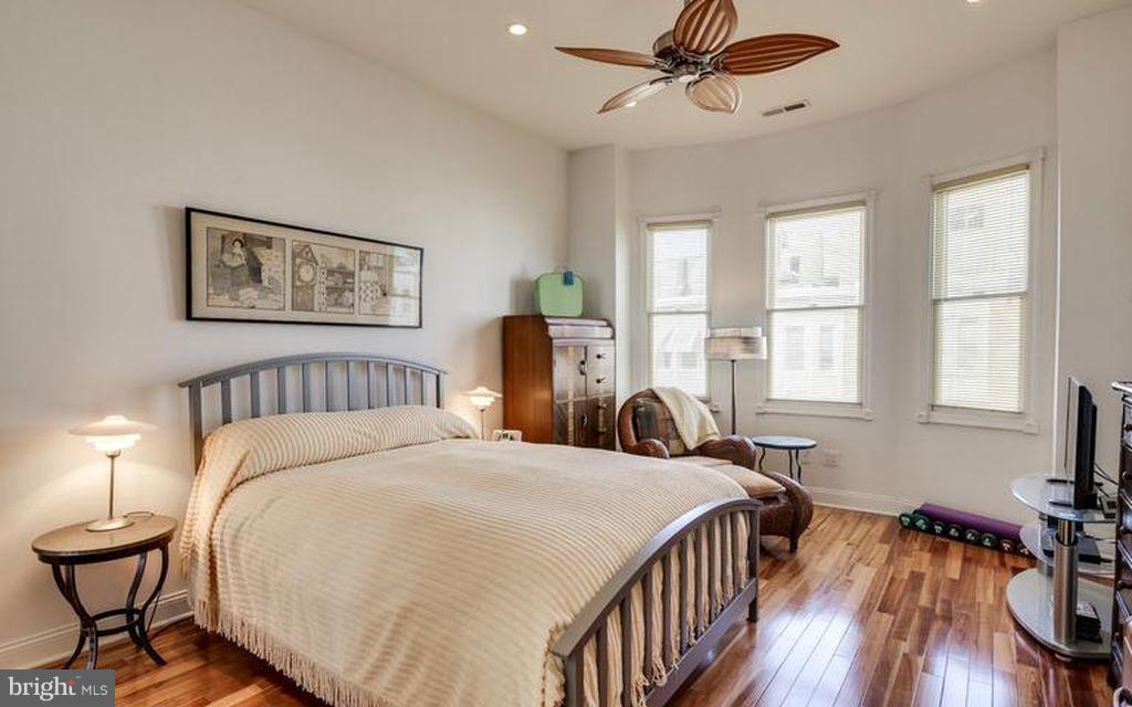 HIGHLANDTOWN - Residential