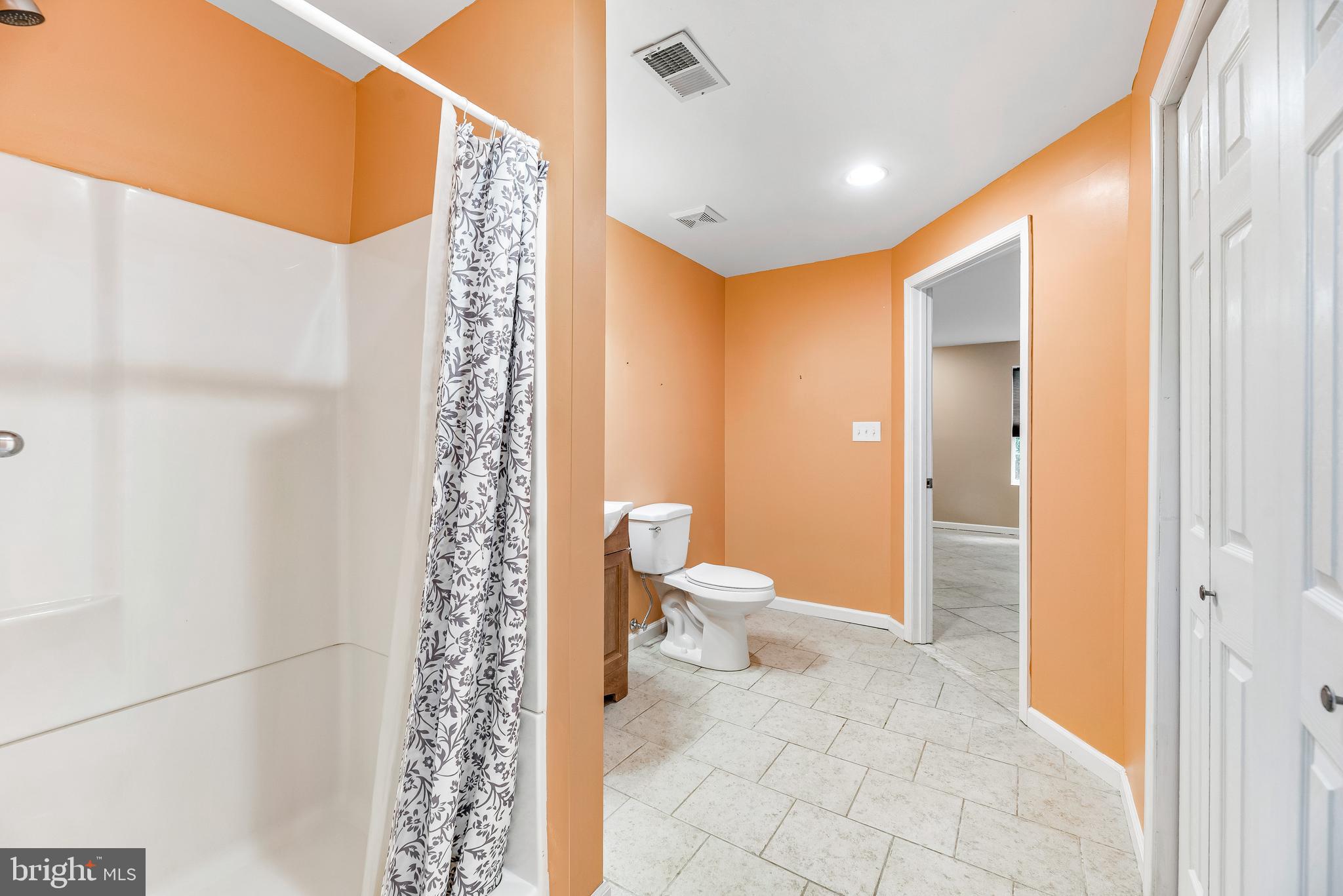 AMBER WOODE - Residential