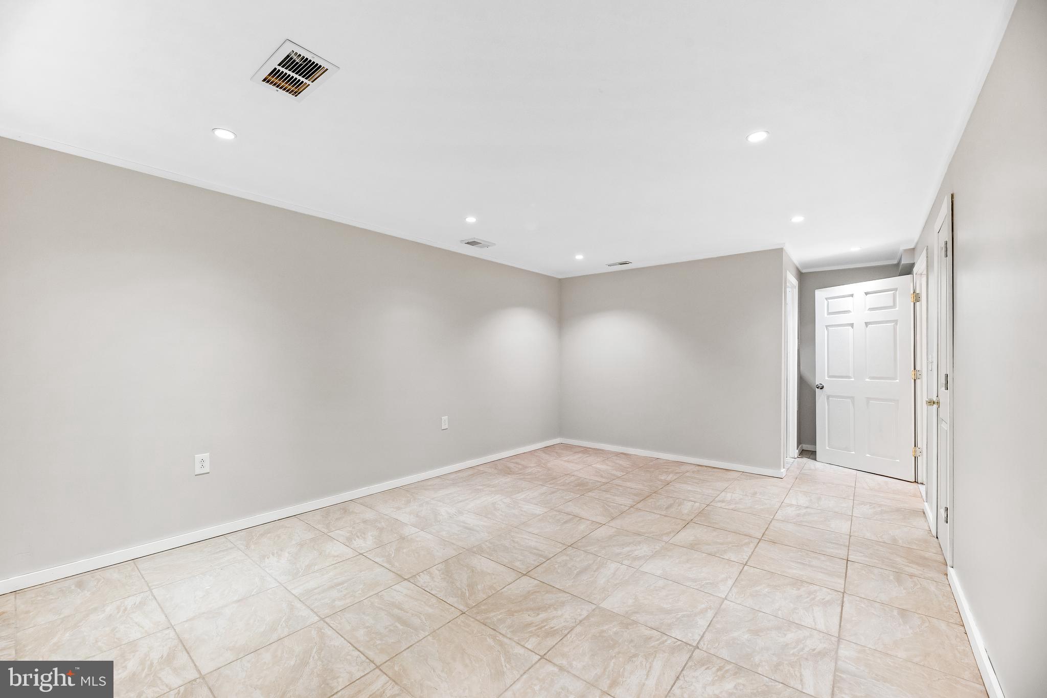 AMBER WOODE - Residential