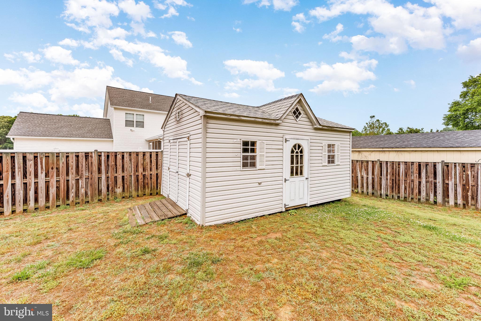 AMBER WOODE - Residential