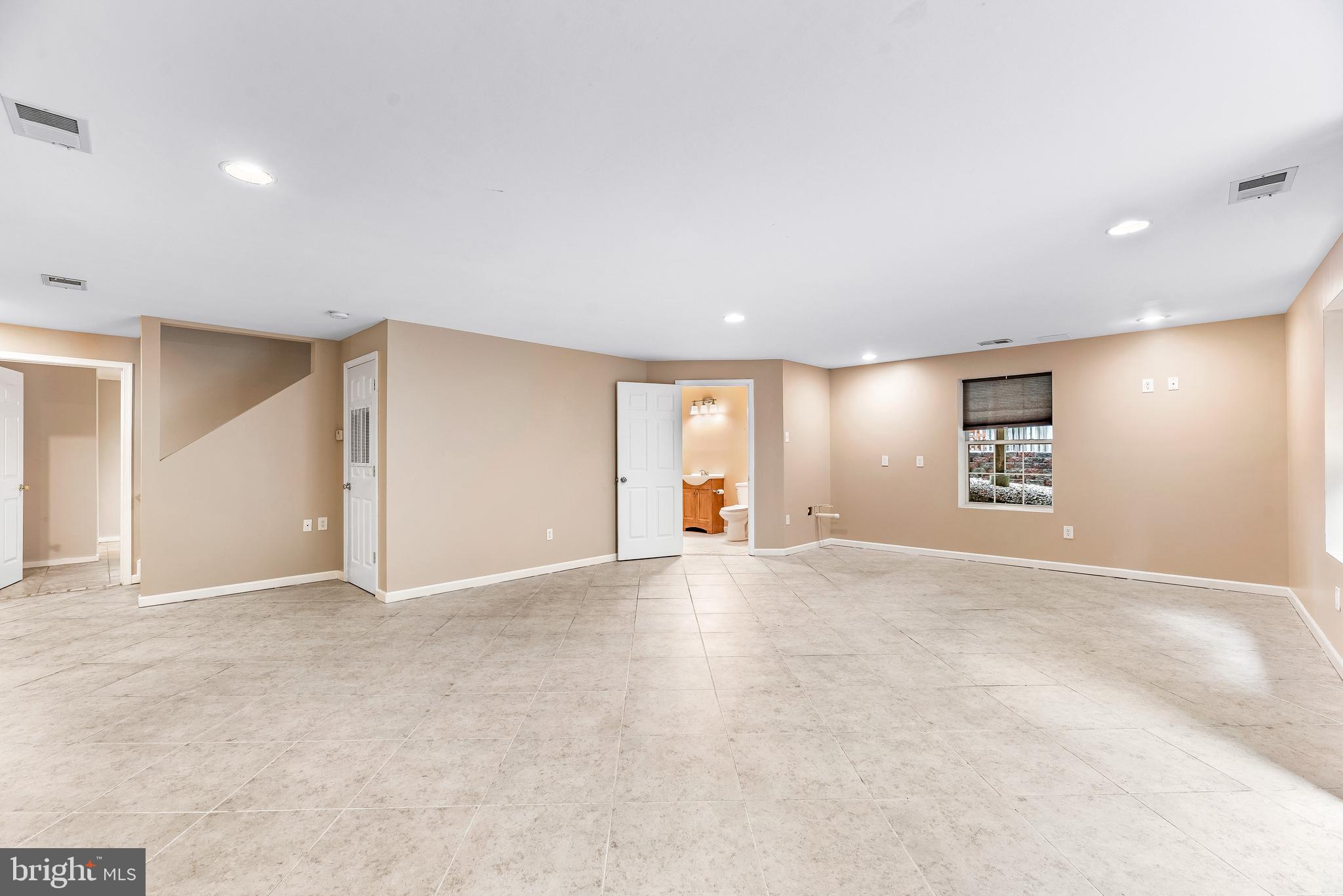 AMBER WOODE - Residential