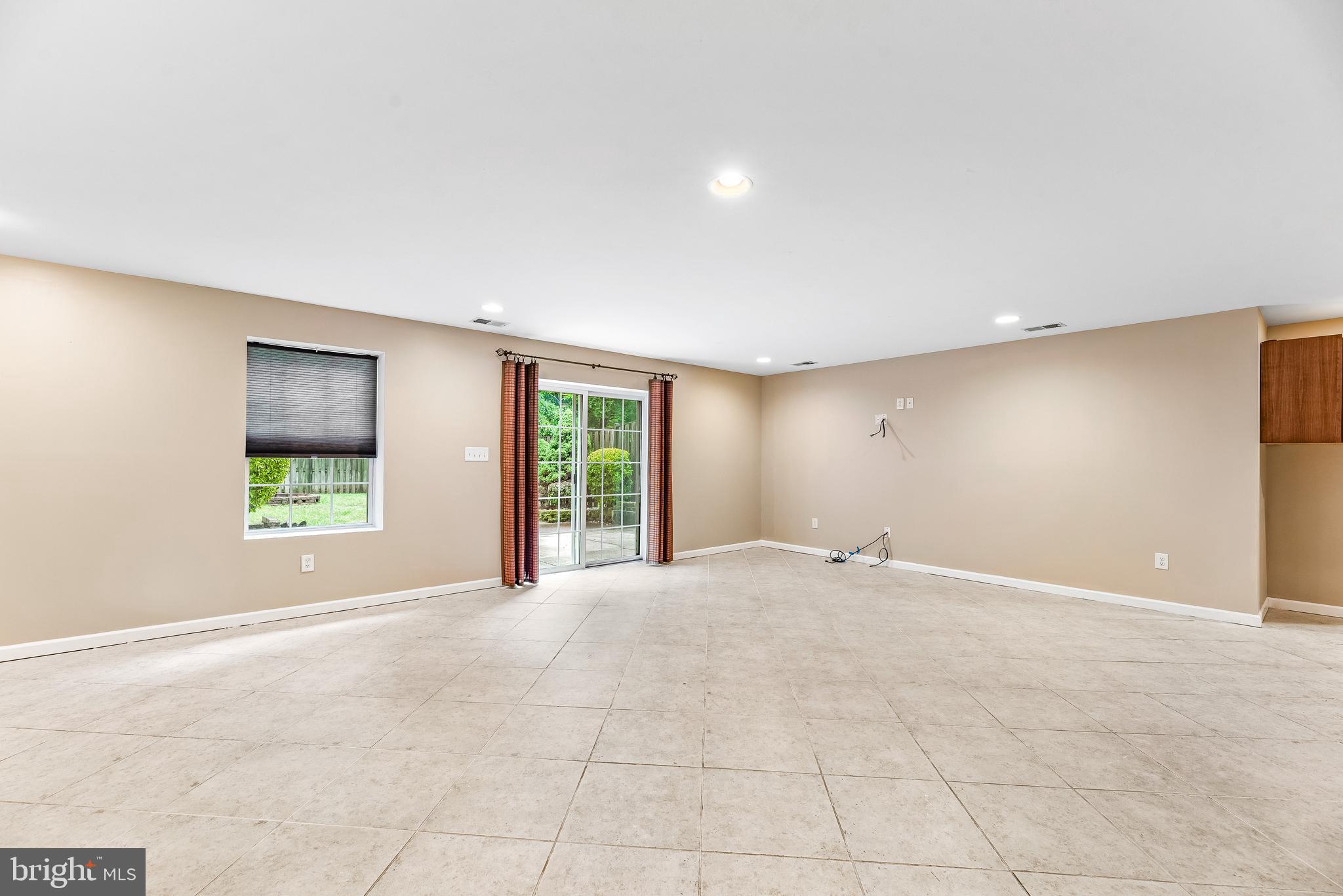 AMBER WOODE - Residential