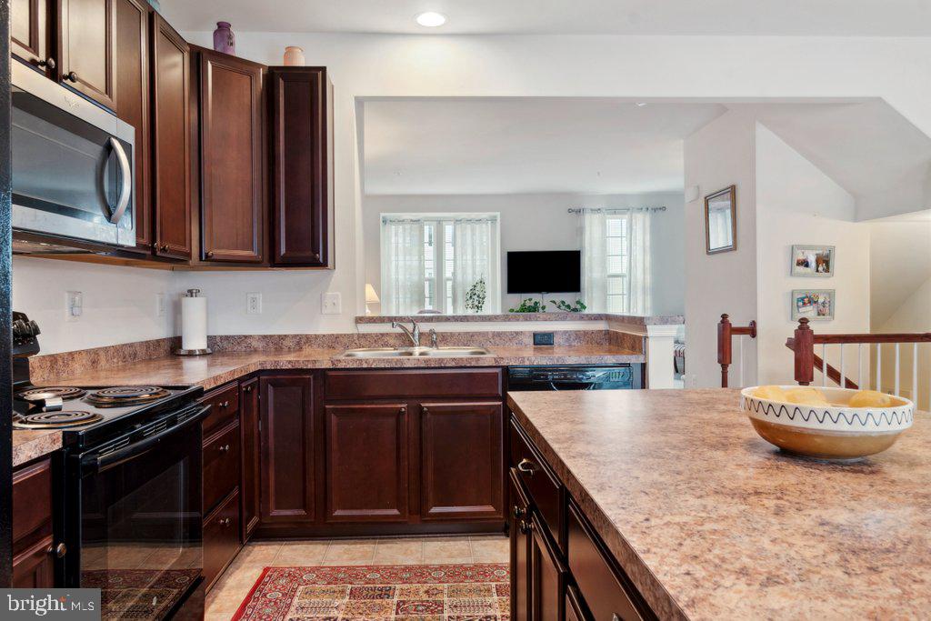 STONEGATE AT REGENTS GLEN - Residential