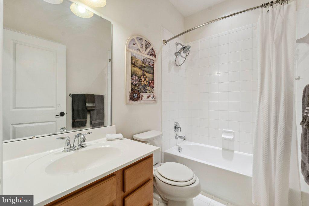 STONEGATE AT REGENTS GLEN - Residential