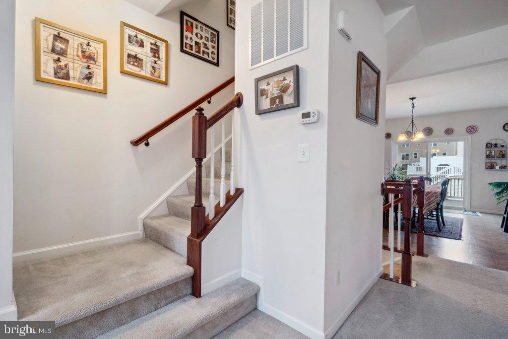 STONEGATE AT REGENTS GLEN - Residential