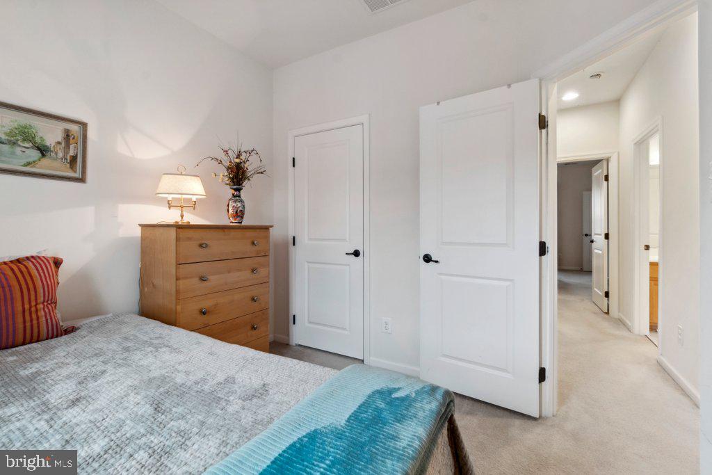 STONEGATE AT REGENTS GLEN - Residential