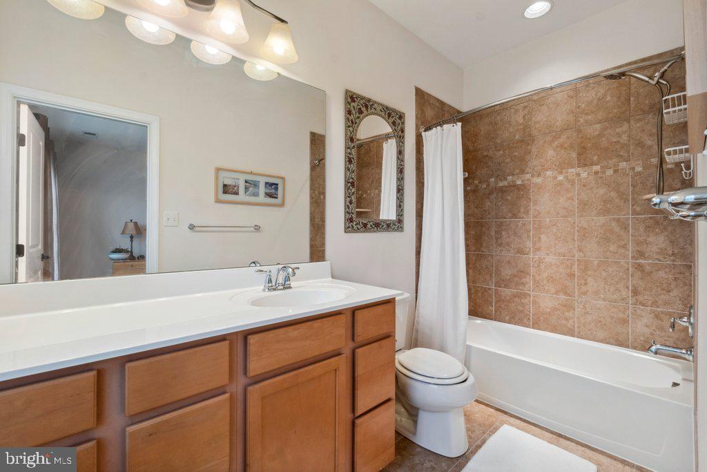 STONEGATE AT REGENTS GLEN - Residential