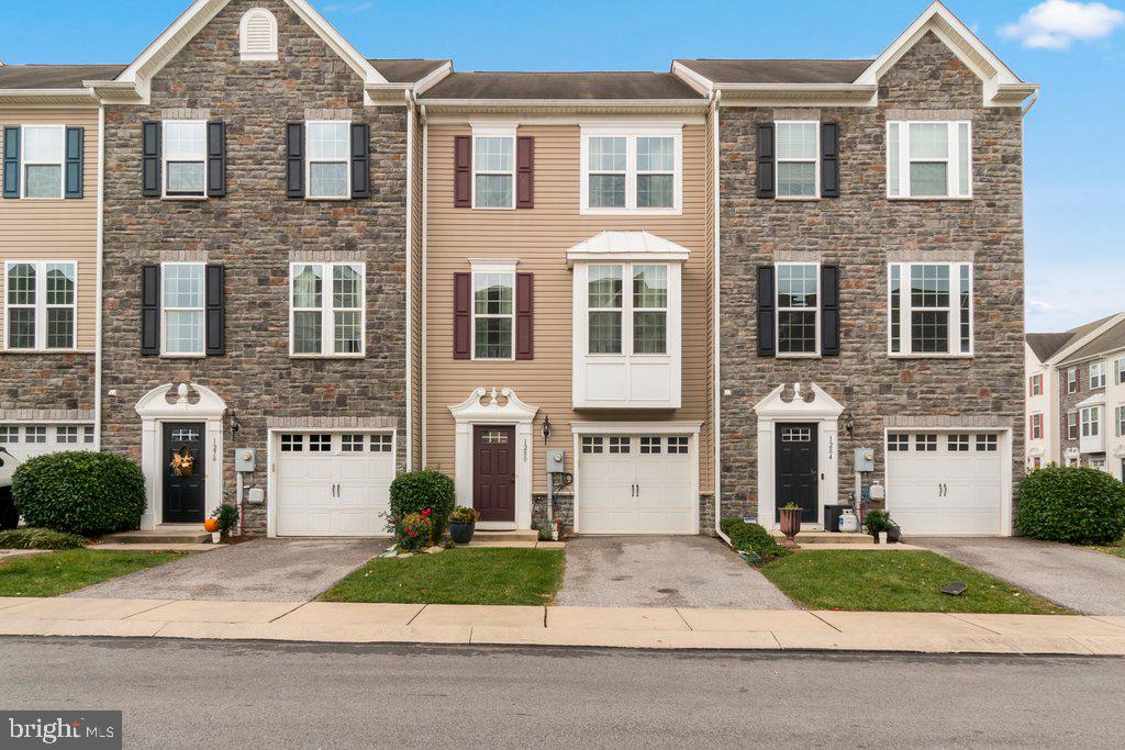 STONEGATE AT REGENTS GLEN - Residential