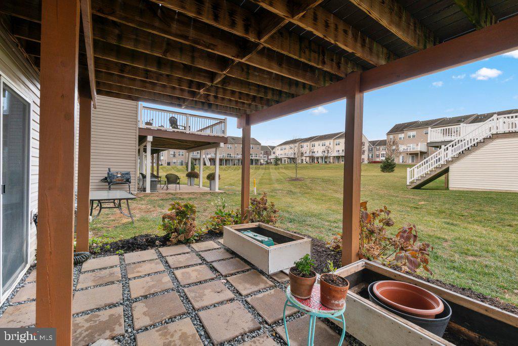 STONEGATE AT REGENTS GLEN - Residential