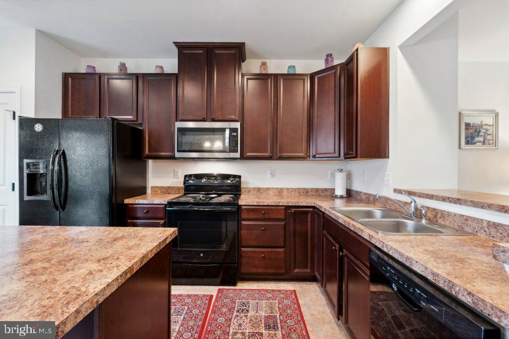 STONEGATE AT REGENTS GLEN - Residential